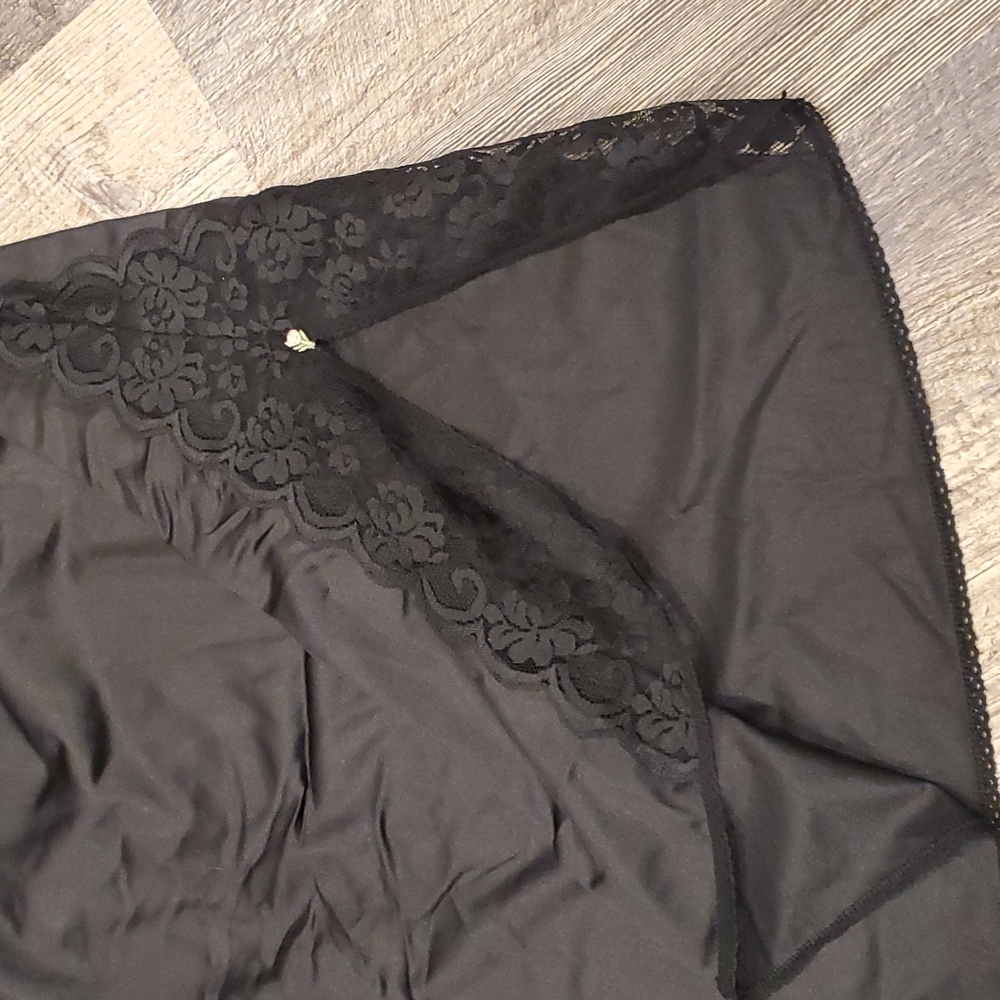 Vintage Chantilly Maidenform Black Lace Half Slip Siz… - Gem